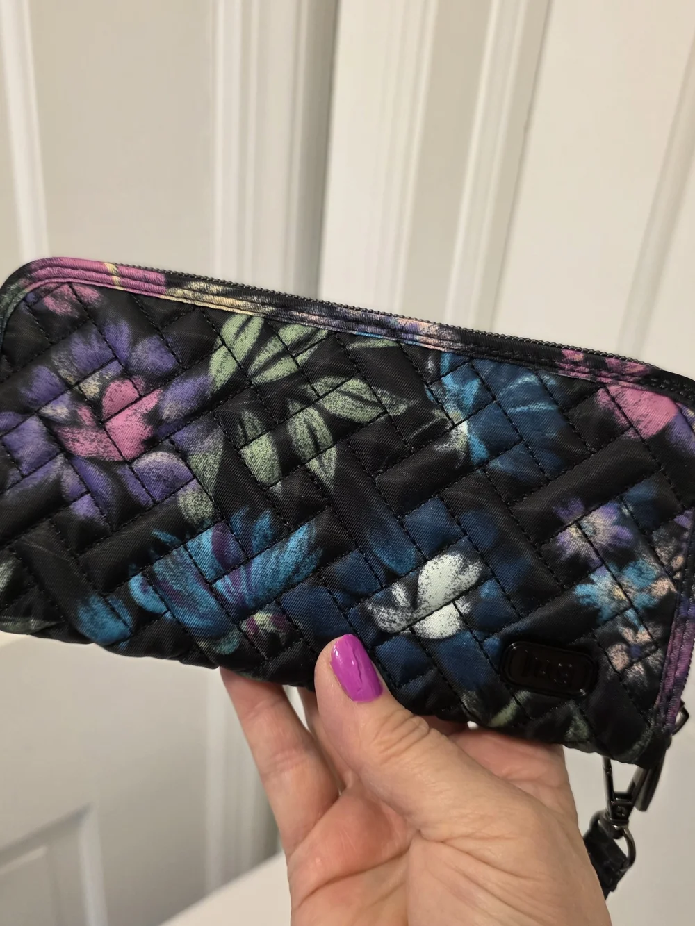 EUC Lug Handspring Quilted BLOOM BLACK Pattern Wristlet - Wallet Zip Close RFID
